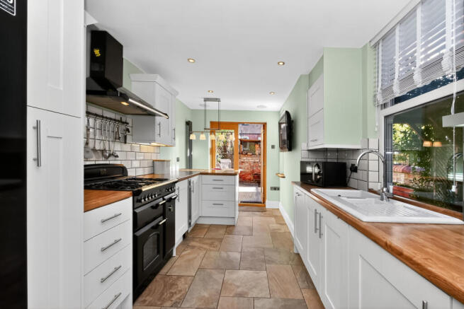 4 bed Terraced for sale Image 11