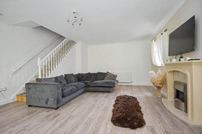 5 bed House for sale Image 9