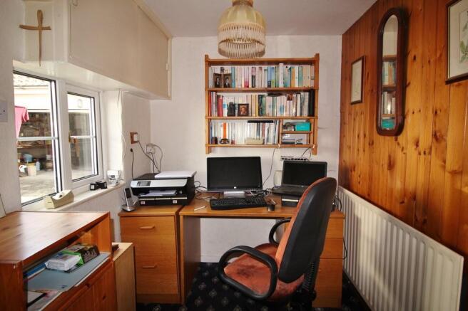 The Cottage hall/...