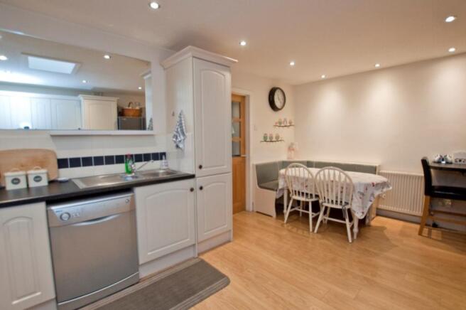 Kitchen (2) 