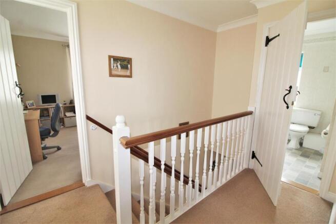 FIRST FLOOR LANDING