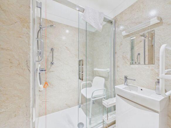 2 bed Flat for sale Image 8