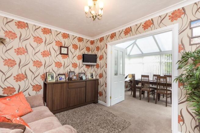 Bedroom/ Dining Room