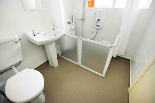 SHOWER ROOM