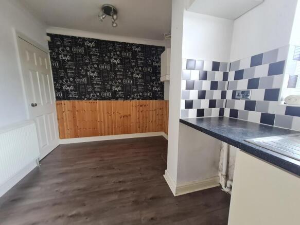 2 bed Terraced to rent Image 10