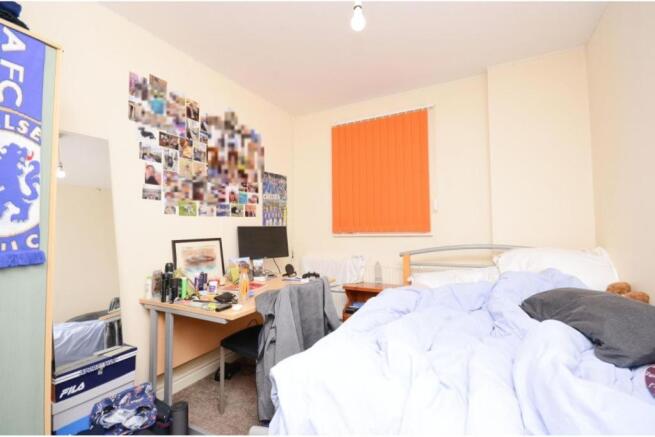 17 bed Block of Apartments for sale Image 8