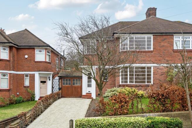 1393046-11-693c01...