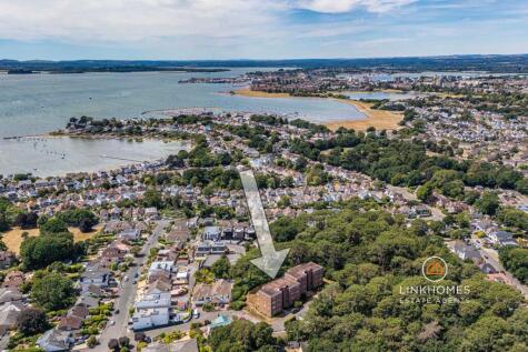 72 Brownsea View Avenue, Poole, BH14