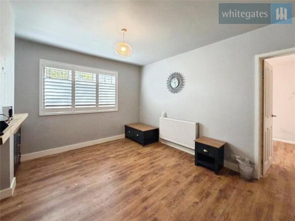 Hazel Grove, Wrexham, LL12 photo 4