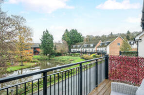 38, Alderbank Drive, Godalming GU7 1GB