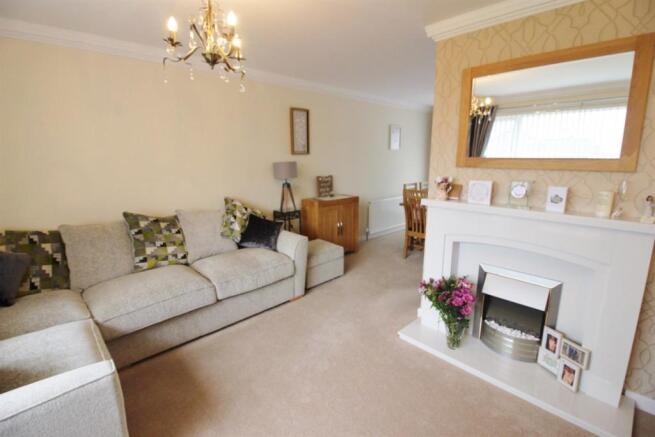 living room/dining r