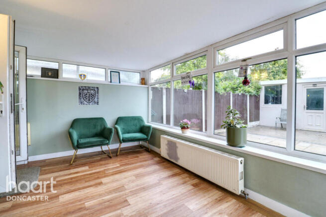 4 bed Semi-Detached for sale Image 9