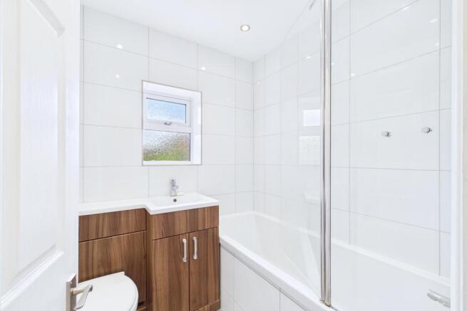 4 bed Semi-Detached for sale Image 8