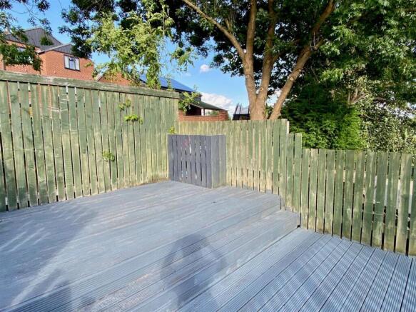 decking to rear.jpg