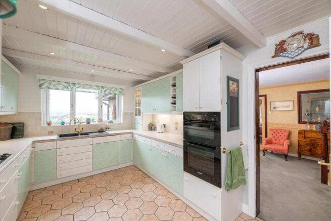 4 bed Detached for sale Image 6