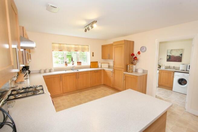 Kitchen/Breakfast Rm