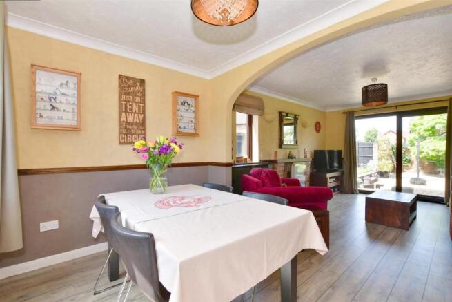 Lounge/ Diner