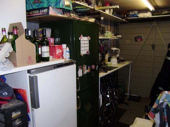 Garage/store (2)