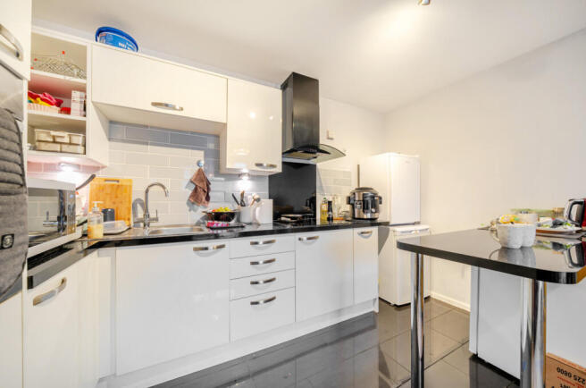 1370867-1-69170ba...