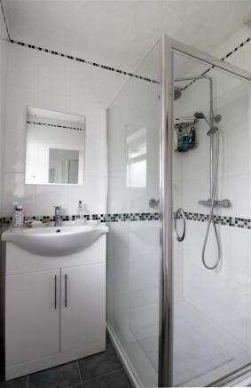 Bathroom..jpg