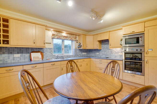 Dining kitchen