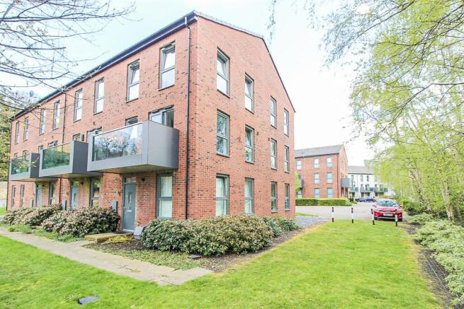 2 bed Town House for sale Image 10