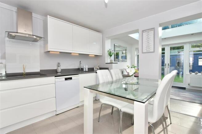 Kitchen/Dining Area