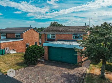 Kensington Drive, Bury, BL8