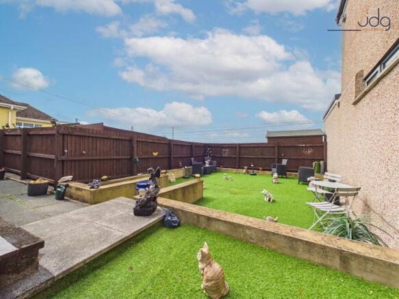 Low-Maintenance Garden with Open Outlook