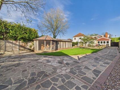 Coppermill Road, Wraysbury, Berkshire, TW19