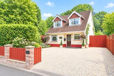 Crookham Road, Church Crookham, Fleet, Hampshire, GU51