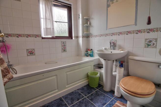 Ensuite bathroom 