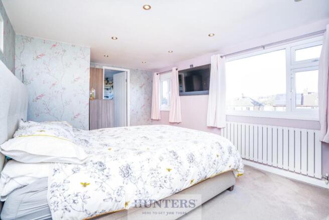 4 bed Semi-Detached Bungalow for sale Image 10