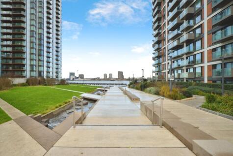 Duke of Wellington Avenue, London, SE18