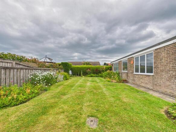 3 bed Semi-Detached Bungalow for sale Image 12