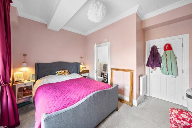 3 bed House for sale Image 11