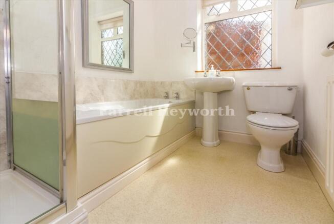 Bathroom image 2