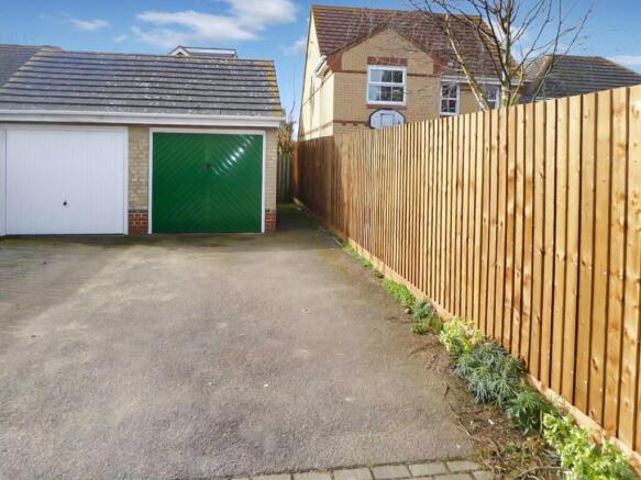 Garage & Driveway.jpg
