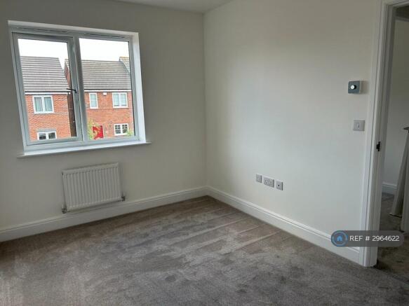 3 bed Semi-Detached to rent Image 10