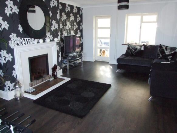 Lounge/Dining Room