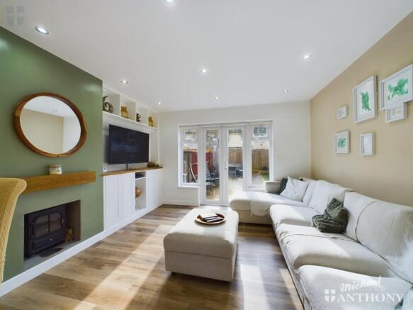 CAM03218G0-PR0535-STILL001