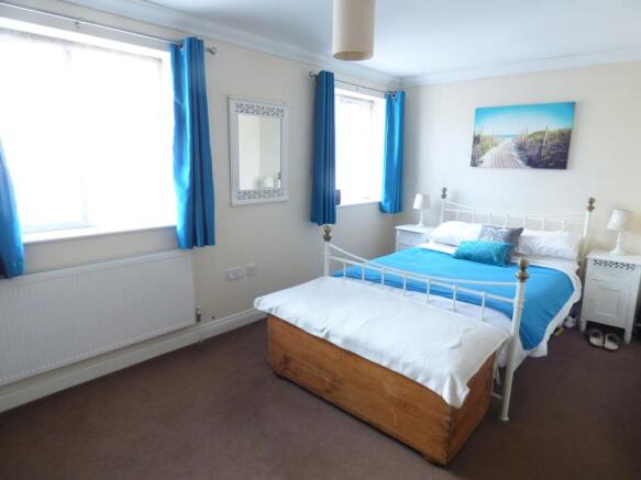 Bedroom 1 (b)