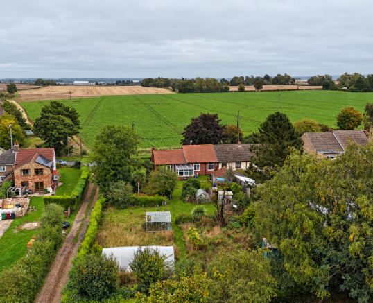 Barnetby, DN38 photo 2
