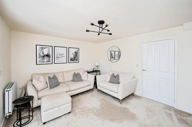 3 bed Semi-Detached for sale Image 9