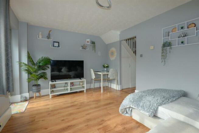 Living Room 3.jpg