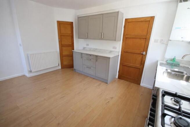kitchen 1.jpg