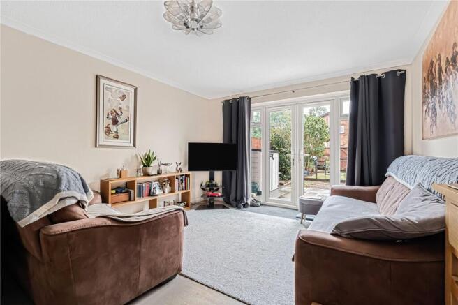 Aymer Drive, Staines-upon-Thames, Surrey, TW18 photo 2