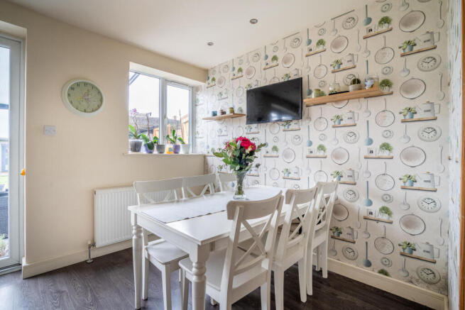 3 bed Terraced for sale Image 6