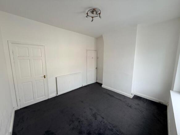2 bed Terraced to rent Image 8