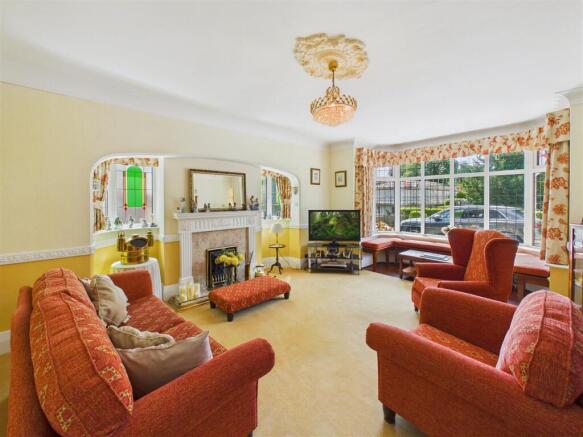 4 bed Detached for sale Image 10